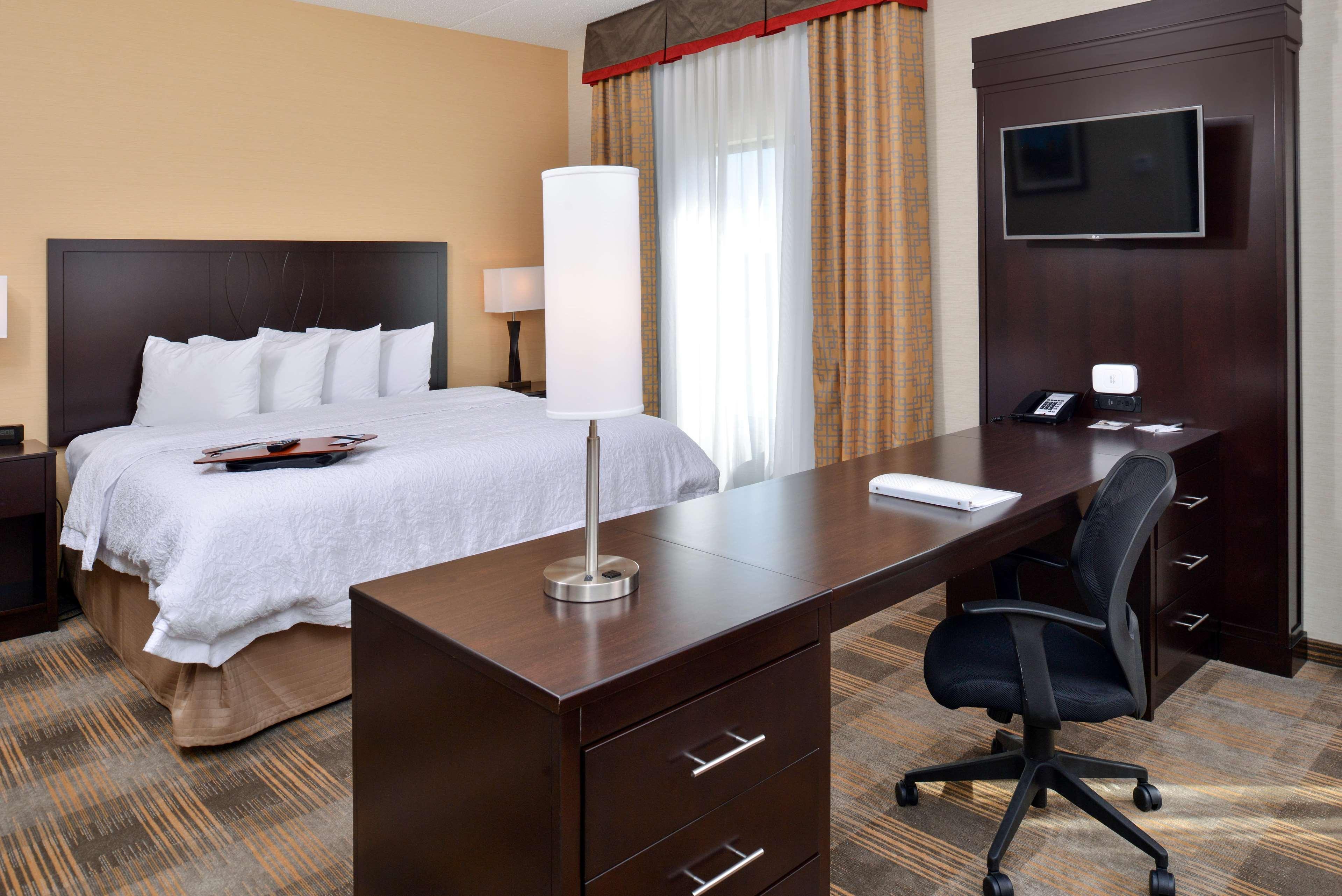 Hampton Inn & Suites California University-Pittsburgh Coal Center Bagian luar foto