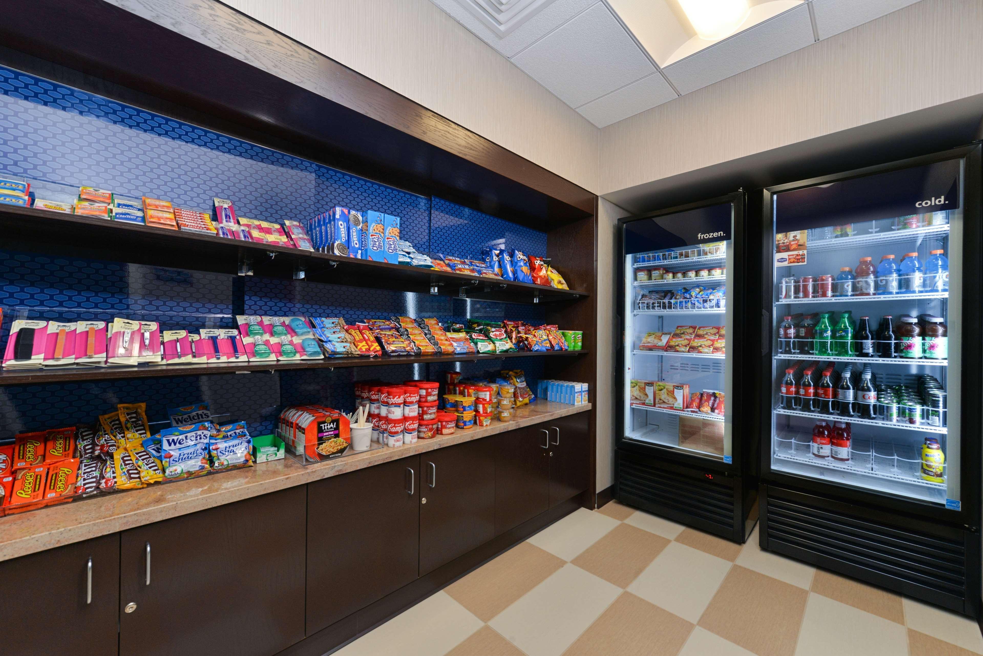 Hampton Inn & Suites California University-Pittsburgh Coal Center Bagian luar foto
