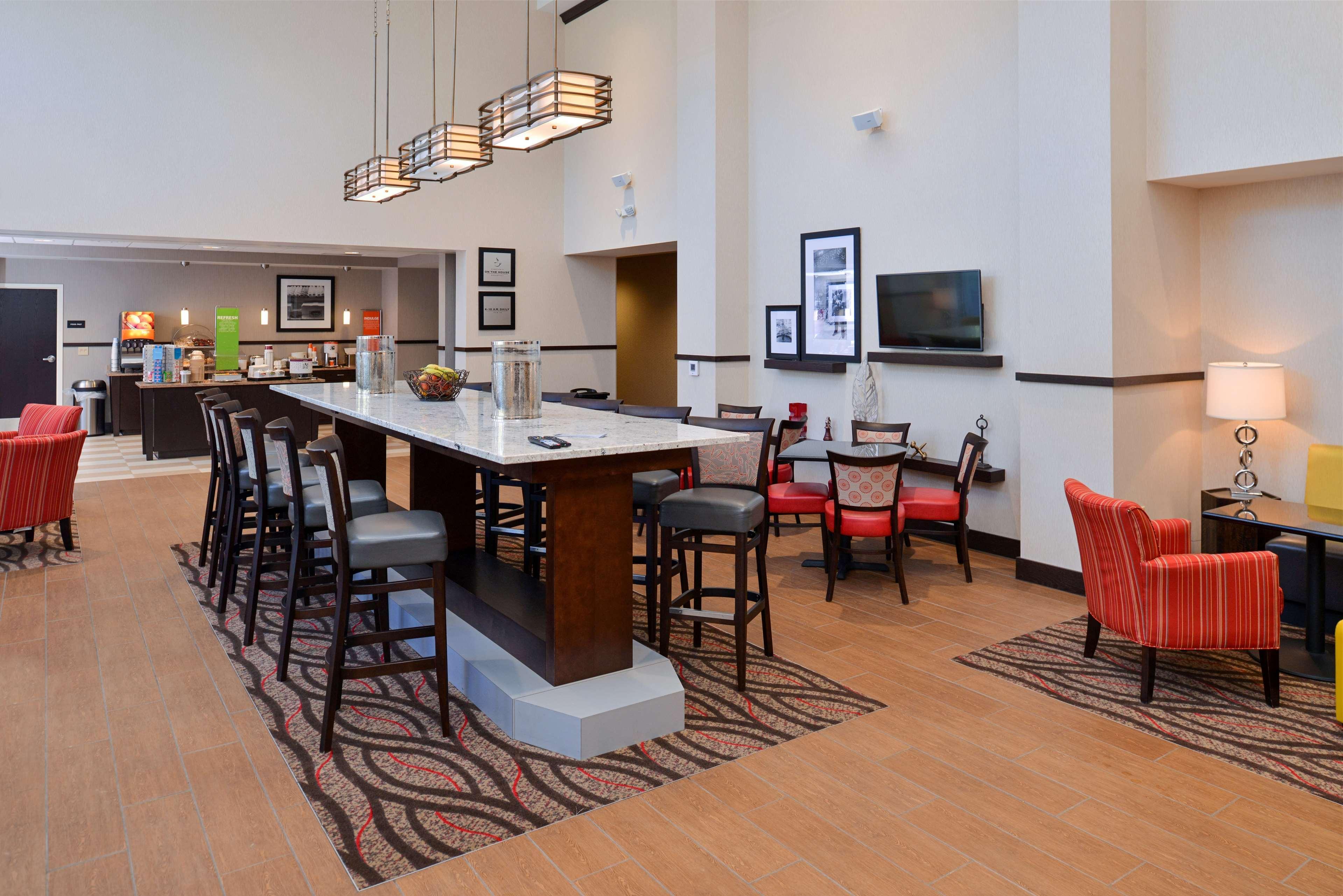 Hampton Inn & Suites California University-Pittsburgh Coal Center Bagian luar foto