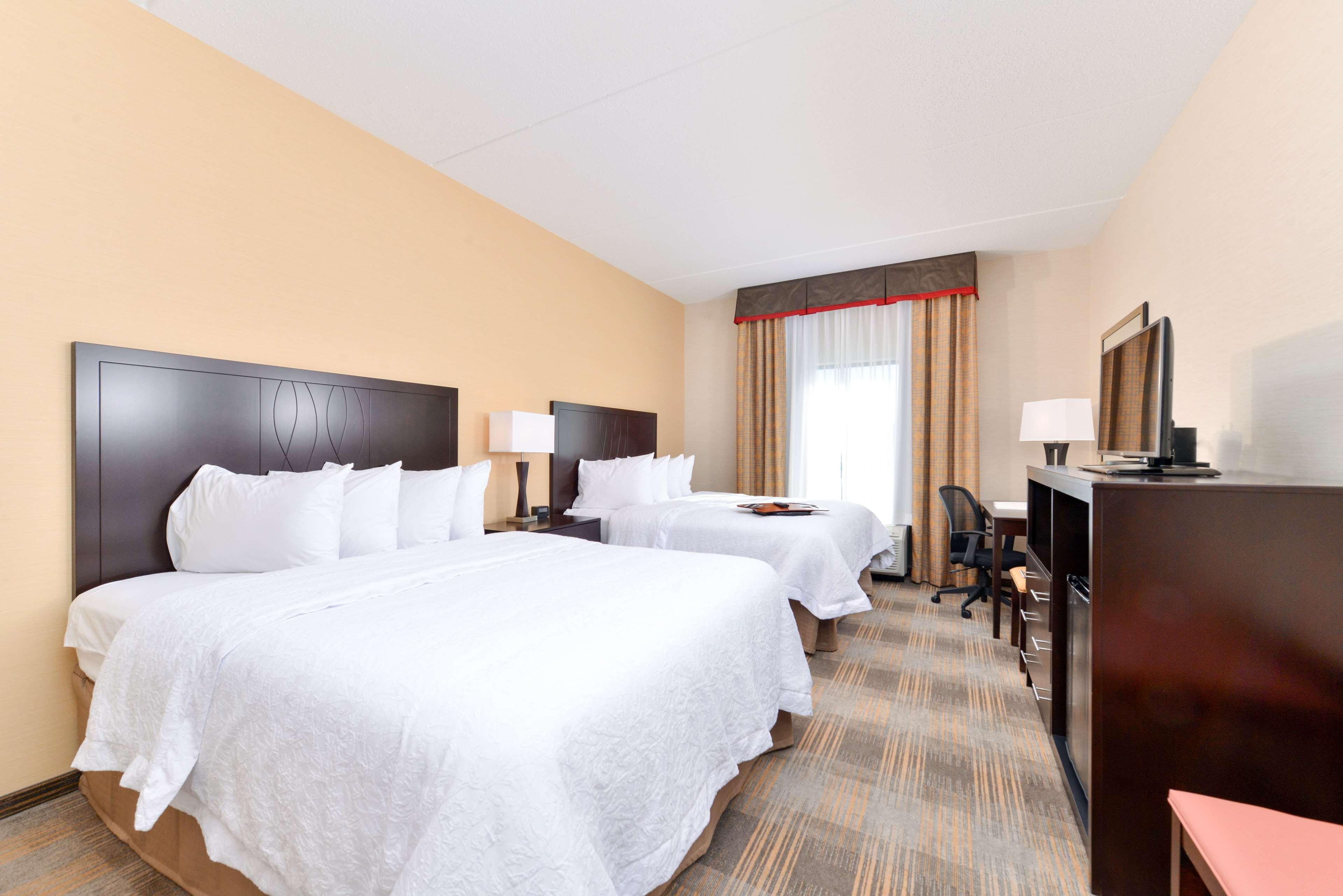 Hampton Inn & Suites California University-Pittsburgh Coal Center Bagian luar foto