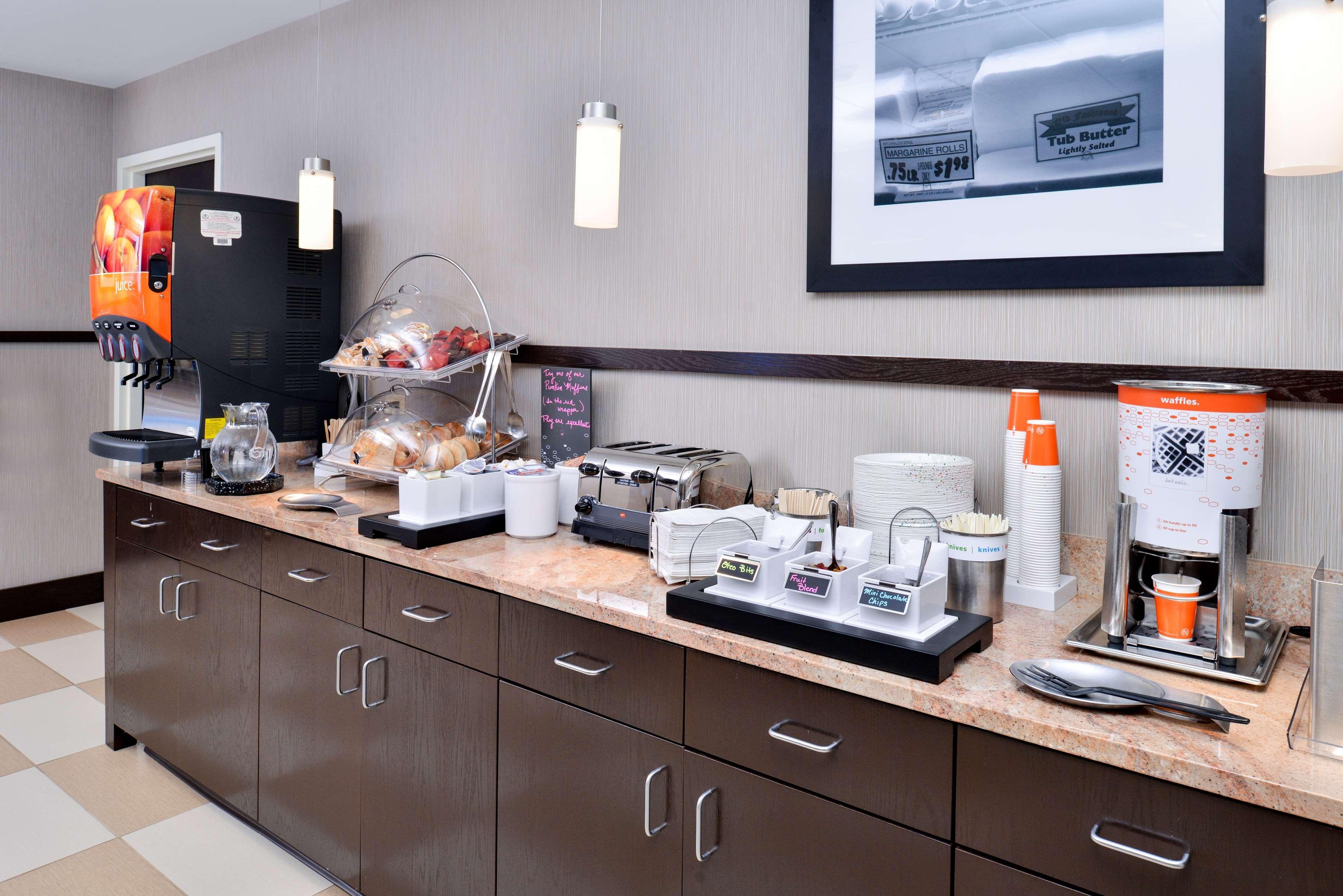 Hampton Inn & Suites California University-Pittsburgh Coal Center Bagian luar foto