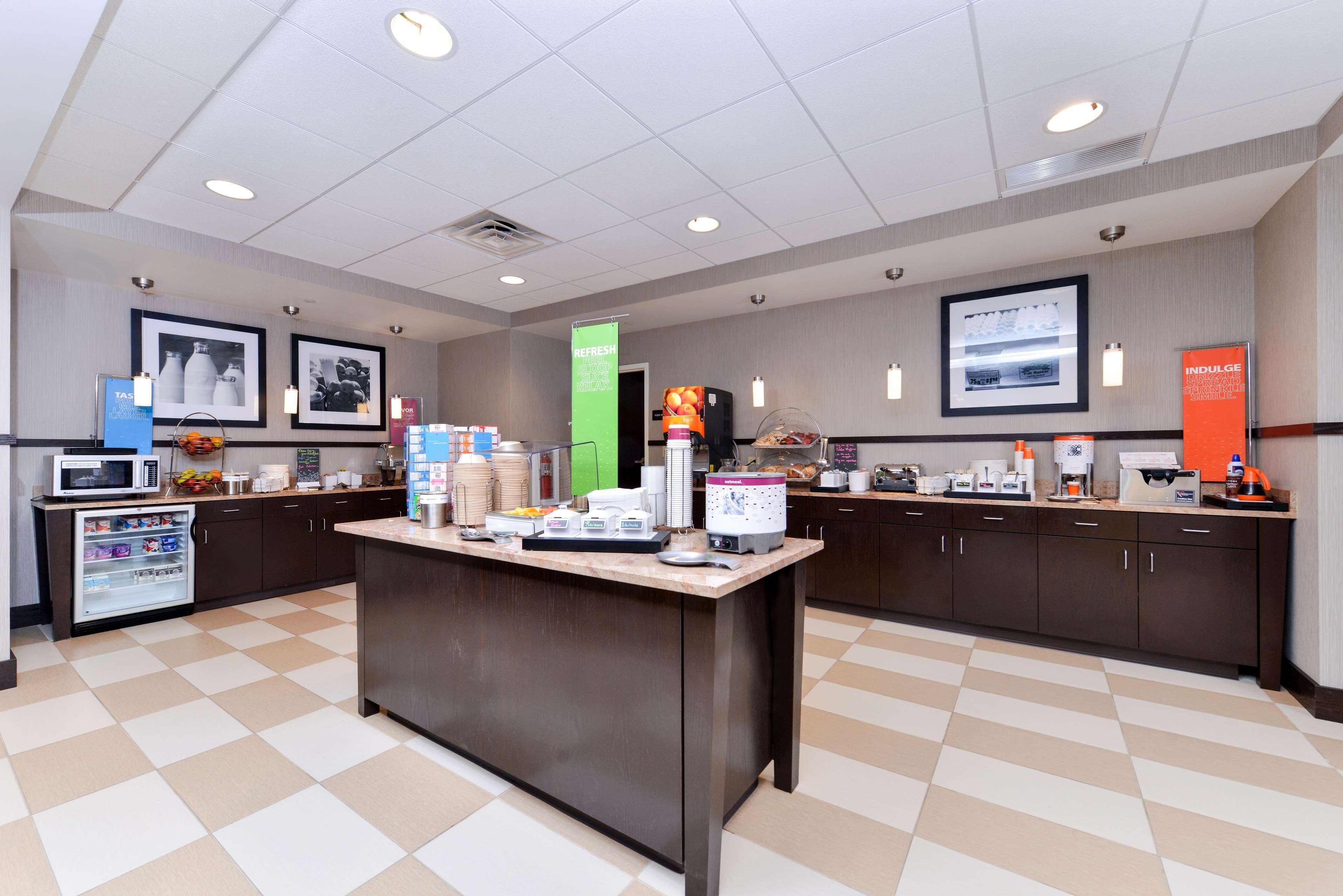 Hampton Inn & Suites California University-Pittsburgh Coal Center Bagian luar foto