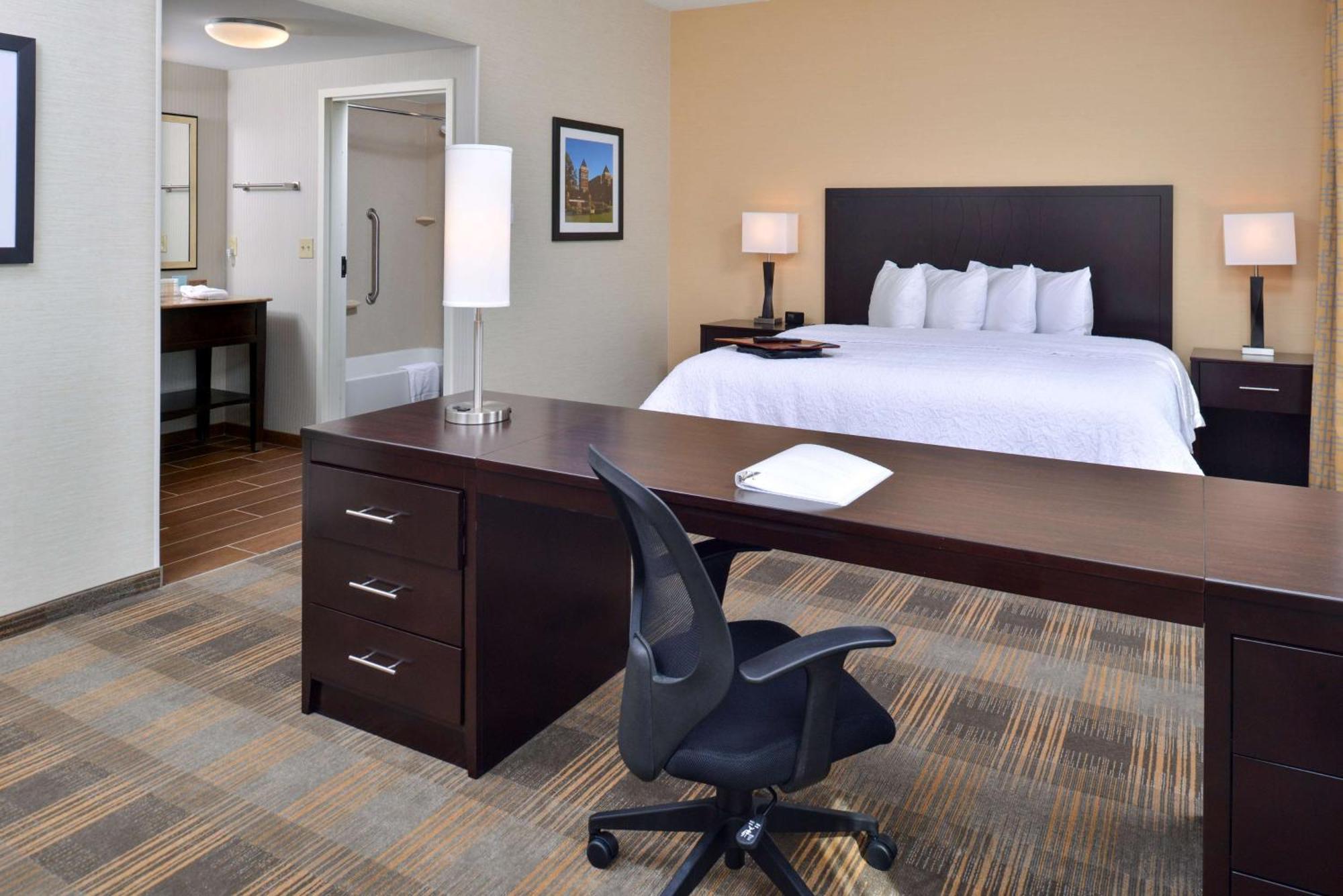 Hampton Inn & Suites California University-Pittsburgh Coal Center Bagian luar foto