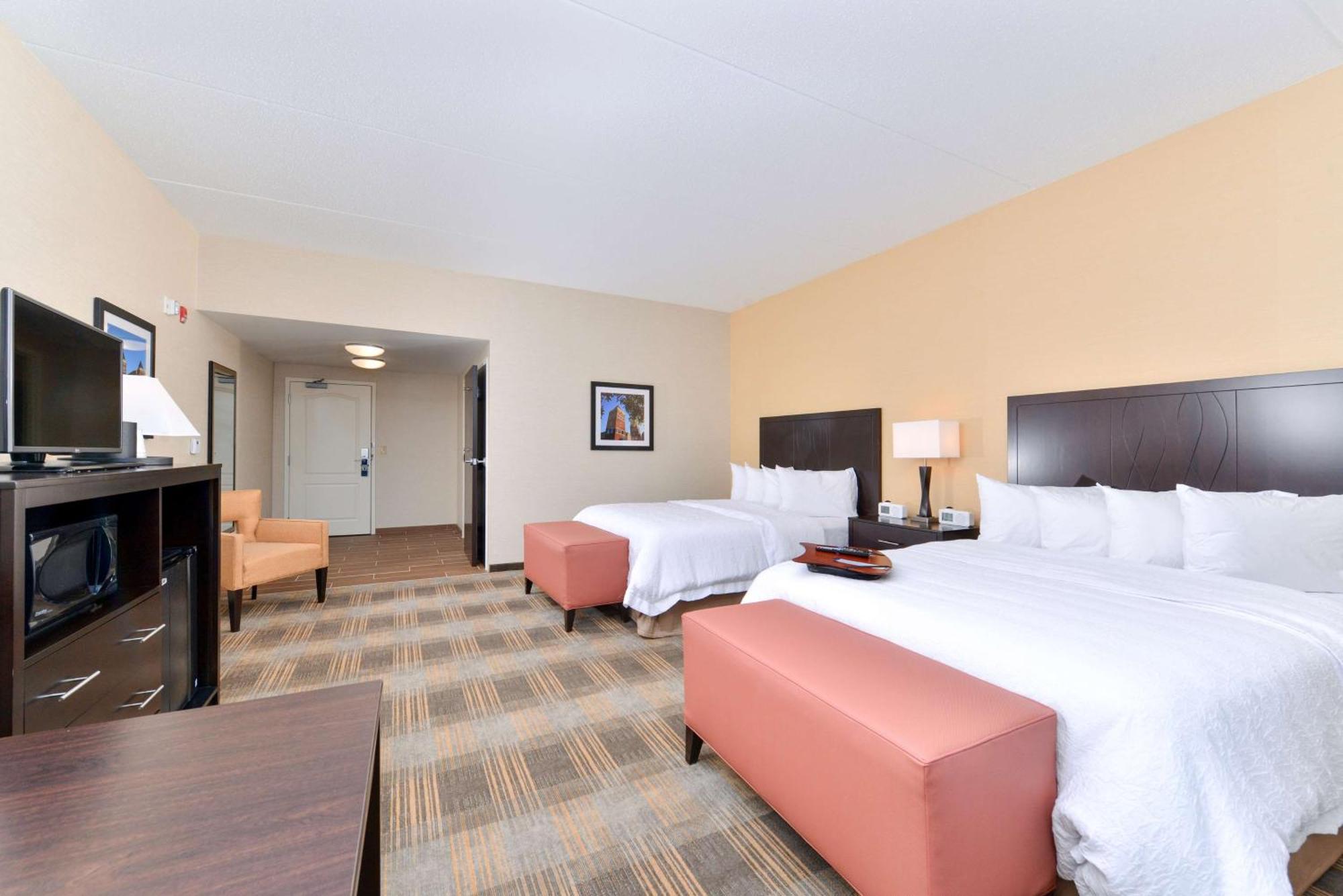 Hampton Inn & Suites California University-Pittsburgh Coal Center Bagian luar foto