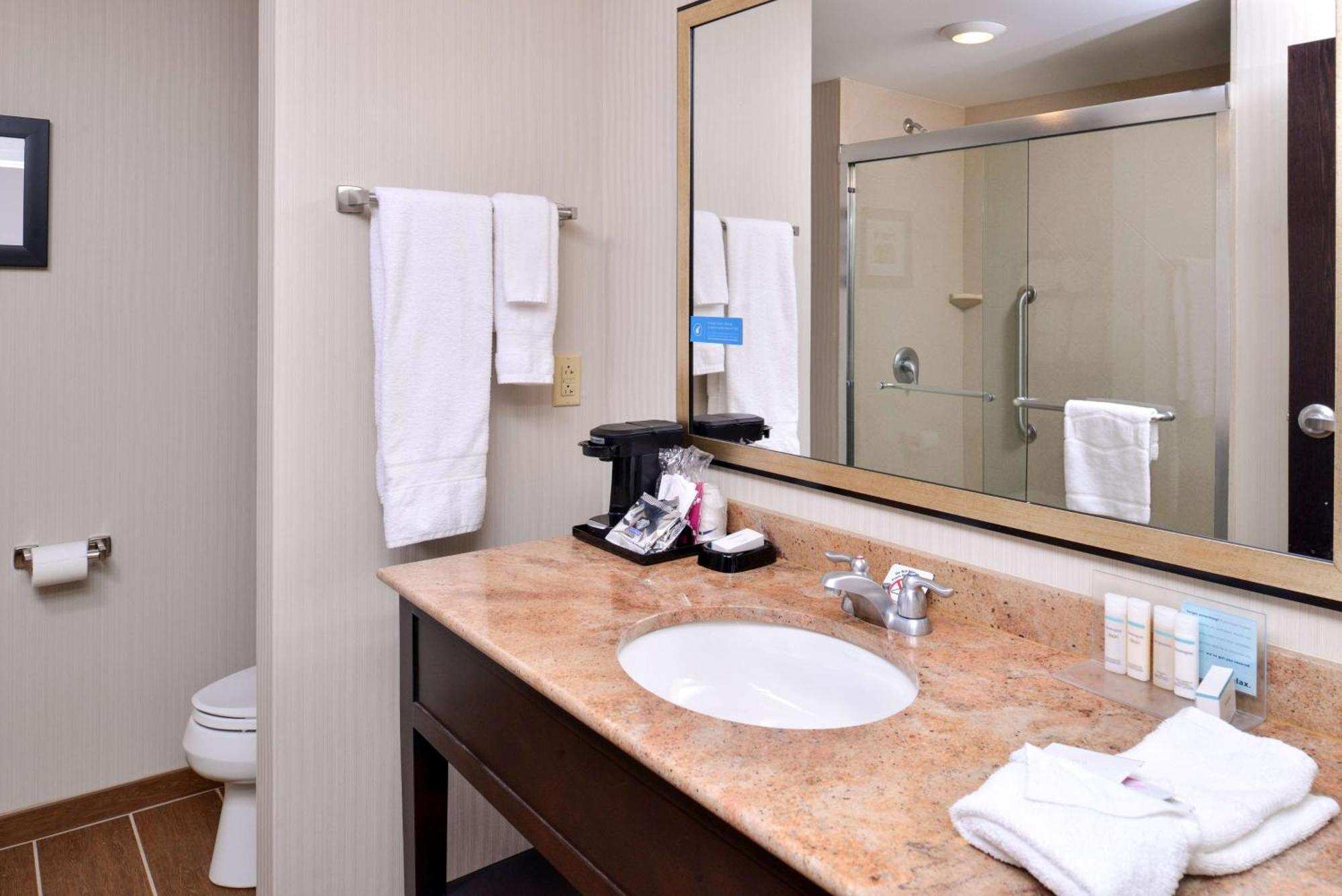 Hampton Inn & Suites California University-Pittsburgh Coal Center Bagian luar foto
