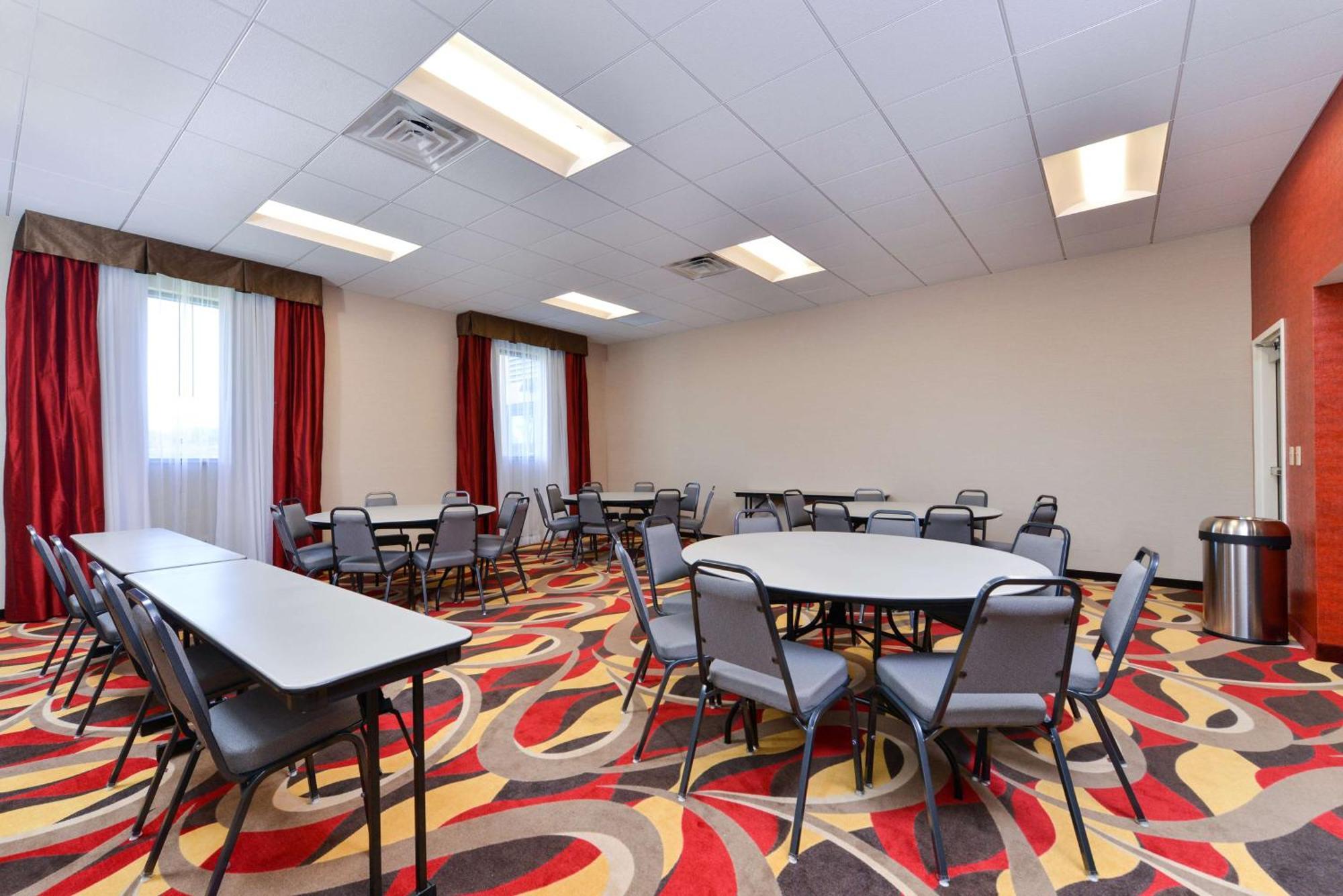 Hampton Inn & Suites California University-Pittsburgh Coal Center Bagian luar foto