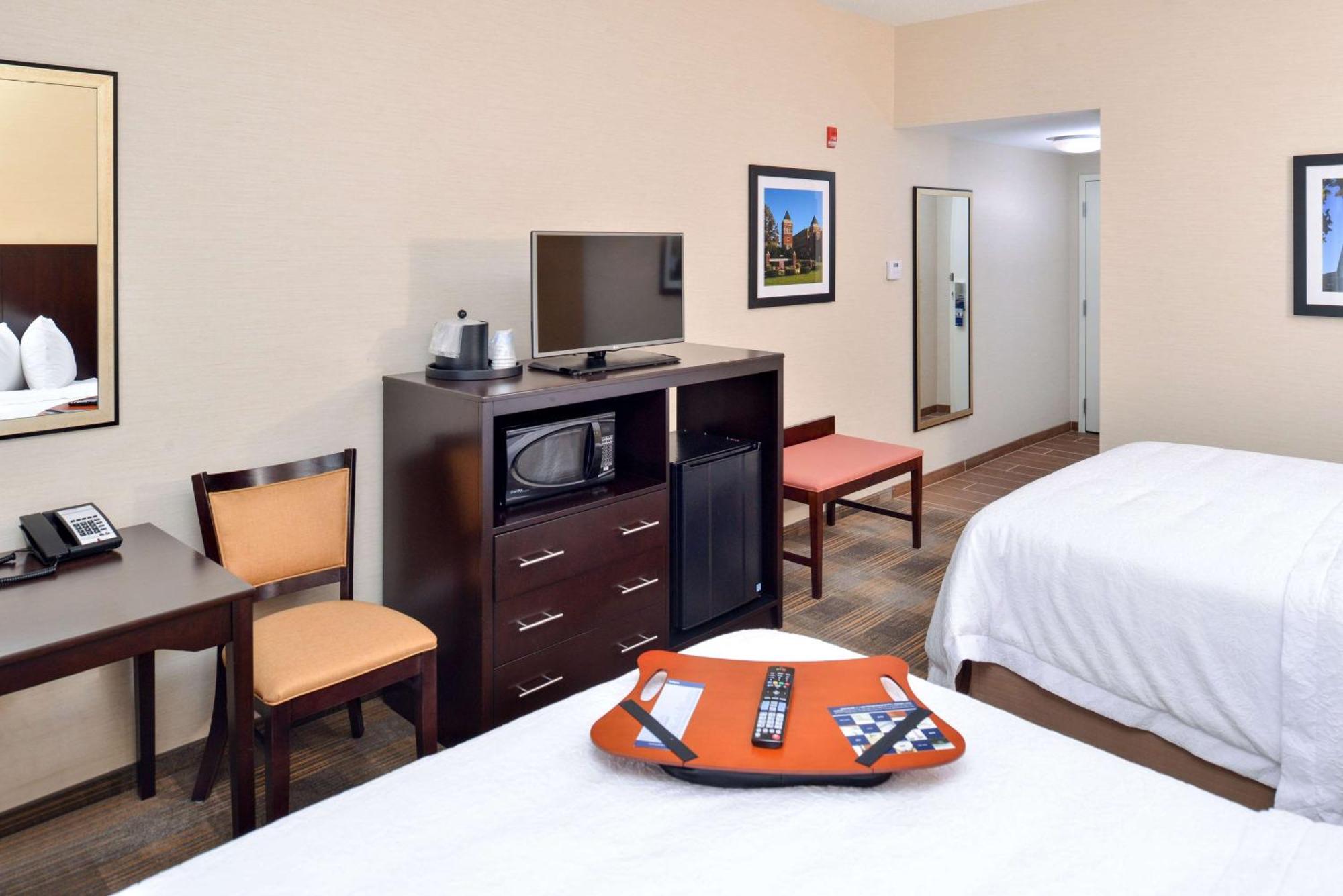 Hampton Inn & Suites California University-Pittsburgh Coal Center Bagian luar foto