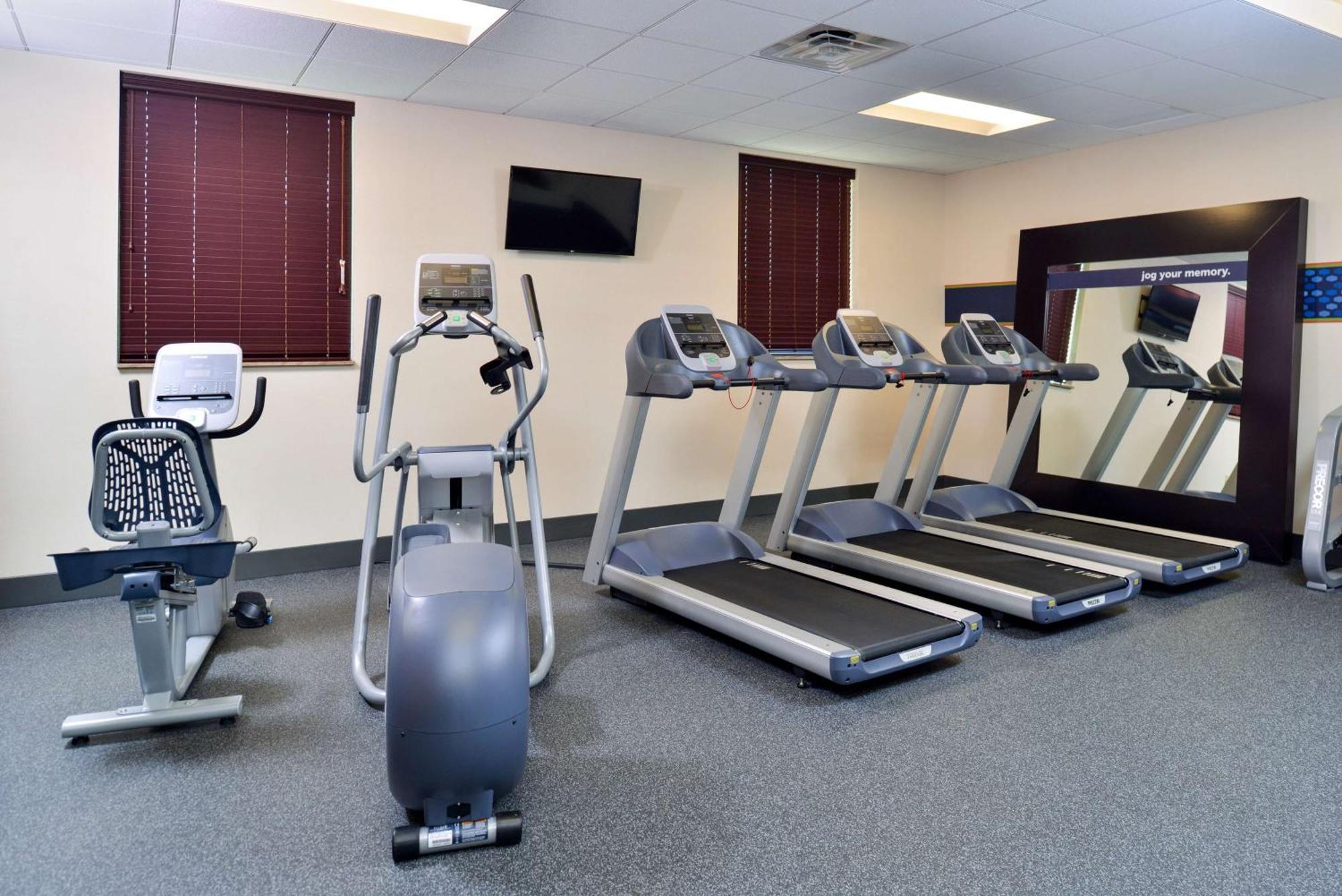 Hampton Inn & Suites California University-Pittsburgh Coal Center Bagian luar foto
